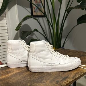 Nike Blazer Mid ‘77 Women’s Sneakers